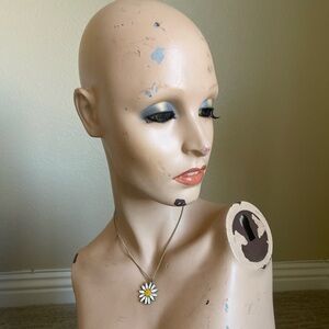 1970’s Daisy Pendant Necklace